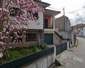 Estofos e Fabricante Carpintaria José Alfredo Azevedo Pereira