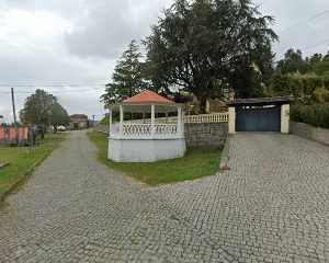 Estofos e Loja de Móveis Carpintaria E Moveis Nogueira E Ribeiro Lda