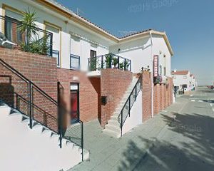 Estofos e Loja de Móveis Coziestilo-comércio Mobiliário De Cozinhas Lda