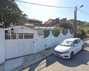 Estofos e Loja de Móveis Medinstala Roupeiros E Móveis De Cozinha Lda