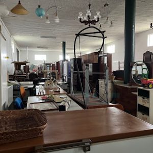 Estofos e Loja de decoração e bricolage Associação Novo Sentido • Loja Solidária • Óbidos